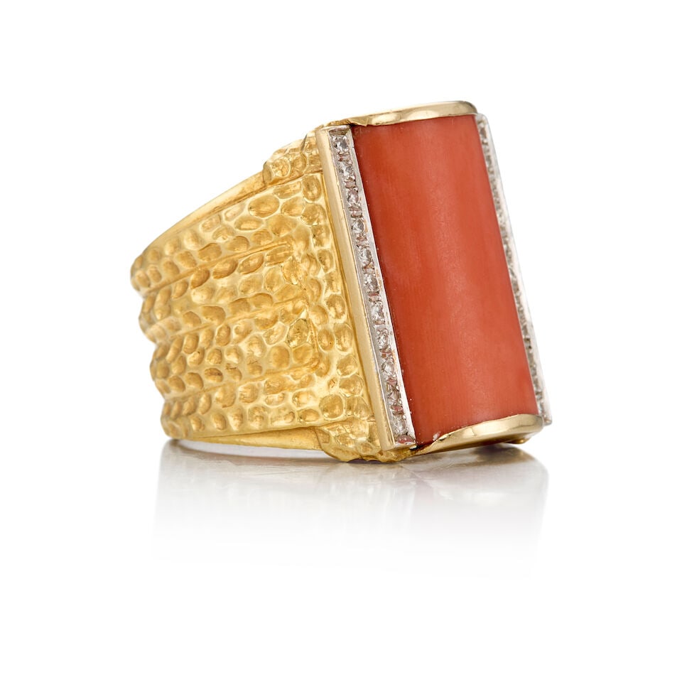 14K YELLOW GOLD, CORAL, AND DIAMOND RING - 2