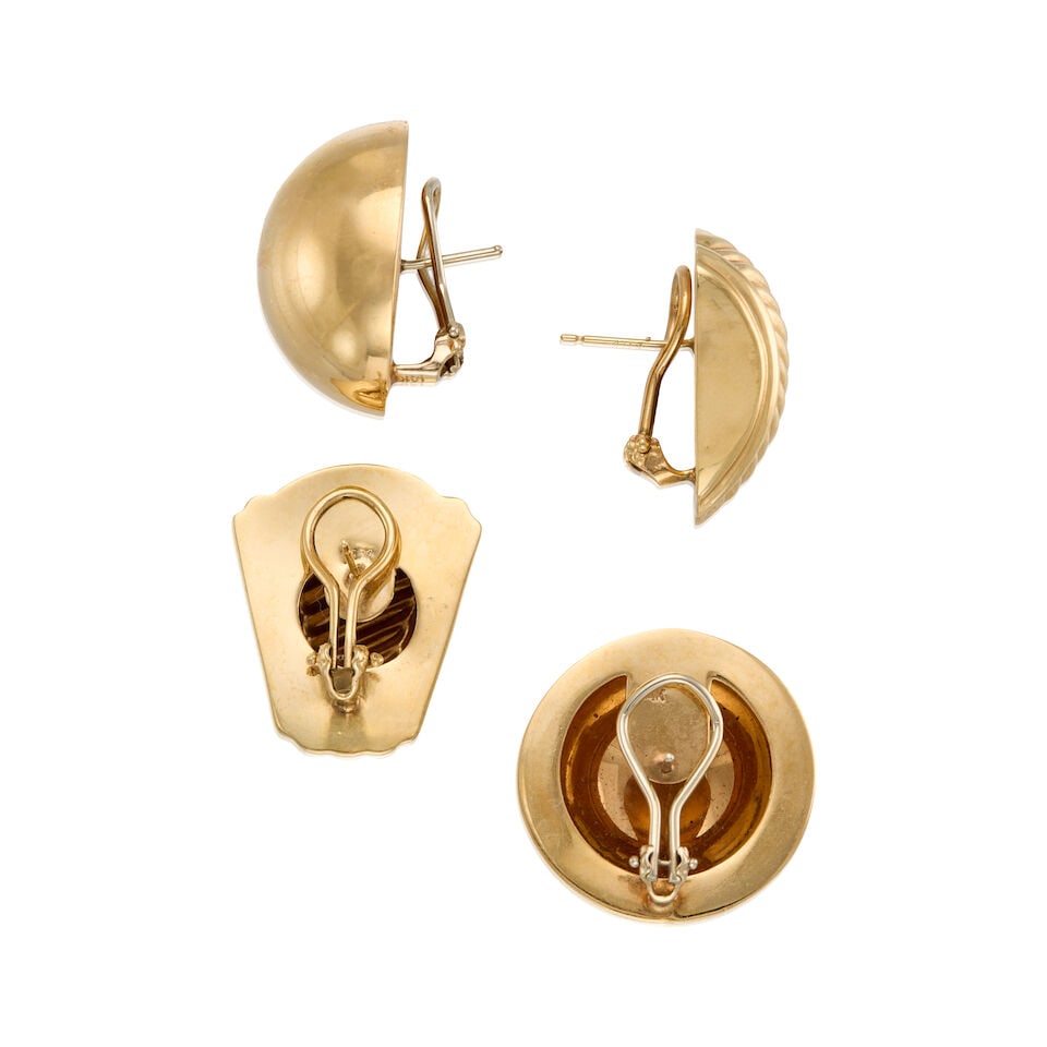 TWO PAIRS OF GOLD EARRINGS - 2