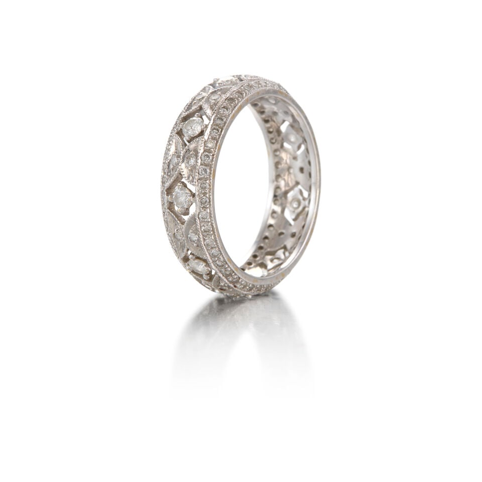 18K WHITE GOLD AND DIAMOND RING - 2