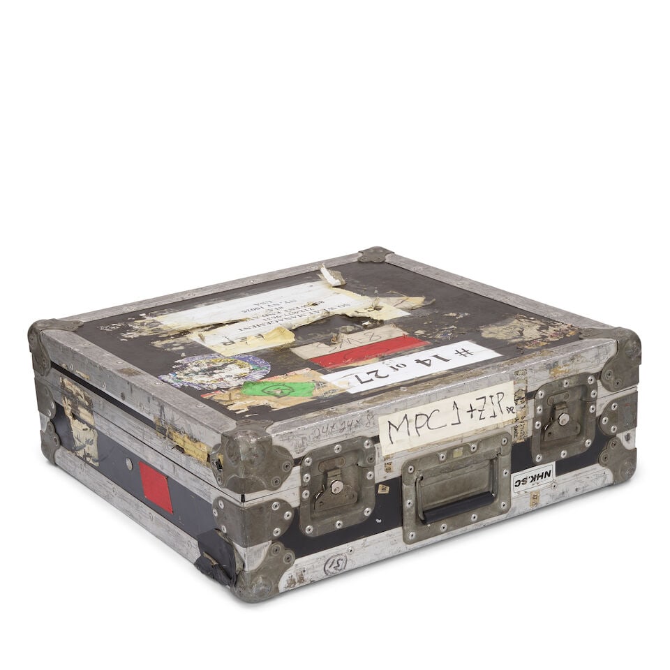 A TOUR-USED AKAI PROFESSIONAL MPC3000 INTEGRATED RHYTHM MACHINE IN A CYNDI LAUPER ROAD CASE Desi... - 3