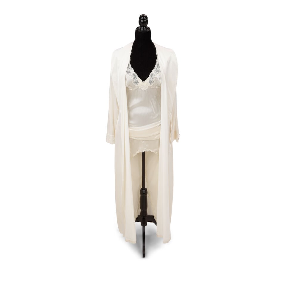 A DOLCE & GABBANA WHITE FEATHER TRIM MINISKIRT SUIT Domenico Dolce and Stefano Gabbana, Spring/S... - 3