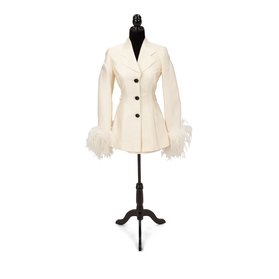 A DOLCE & GABBANA WHITE FEATHER TRIM MINISKIRT SUIT Domenico Dolce and Stefano Gabbana, Spring/S... - 4