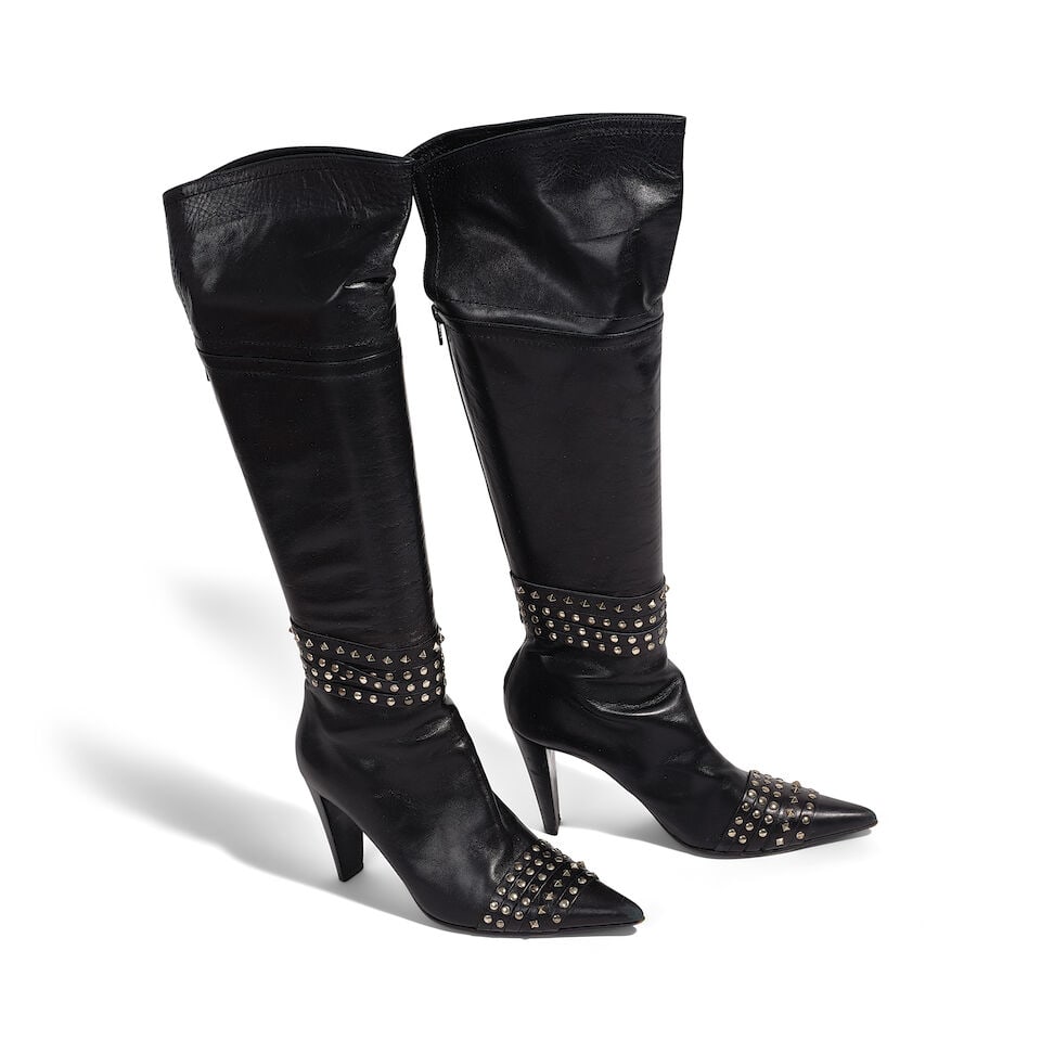 A PAIR OF ALEXANDER MCQUEEN STUDDED BLACK BOOTS 2016: A PAIR OF ALEXANDER MCQUEEN STUDDED BLACK BOOTS 2016 38 1/2 This lot is subject to the following lot symbols: ¤ ¤ Unless indicated by the ¤ symbol next to the lot number (or bearing an