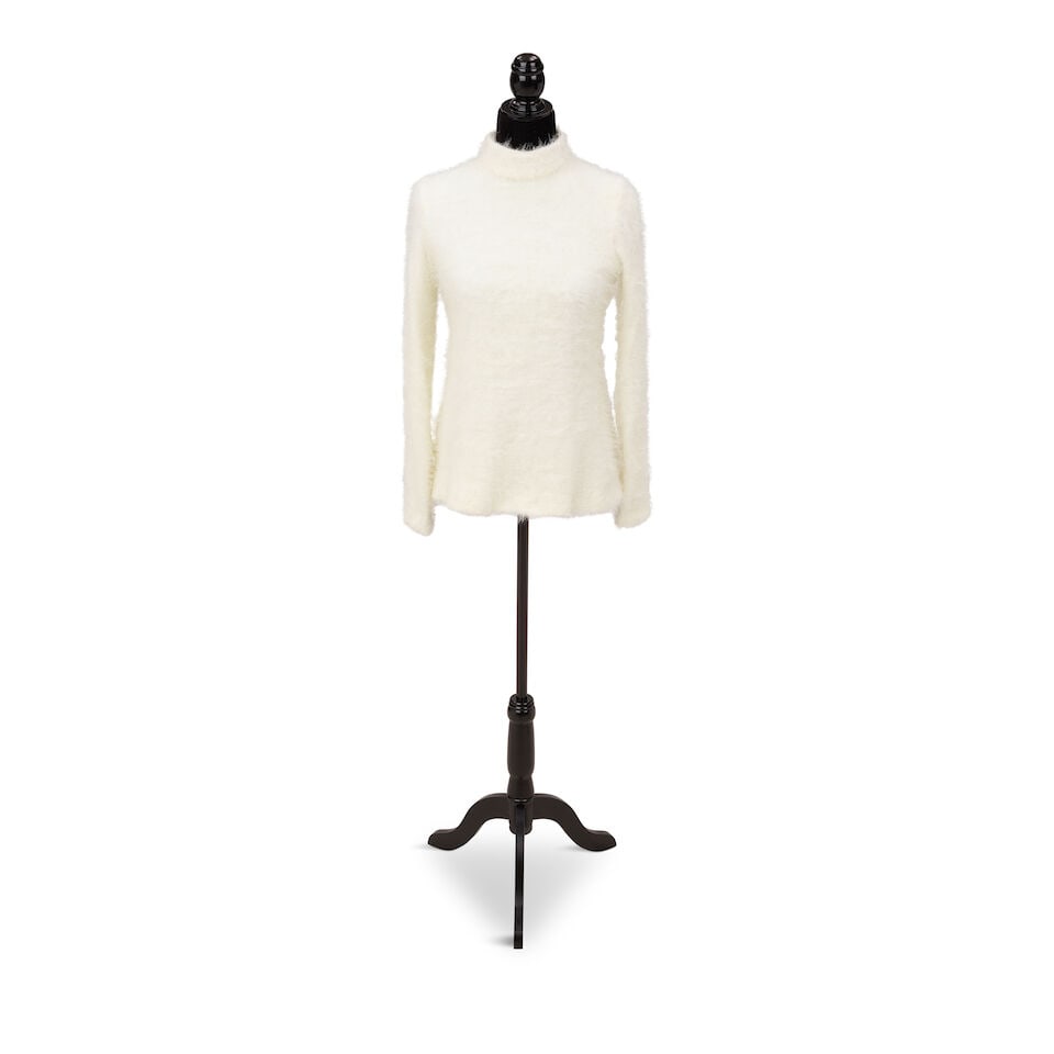 A GROUP OF HOLIDAY LOOKS FEATURING AN ALEXANDER MCQUEEN CAPE 2010s-2020s - 5