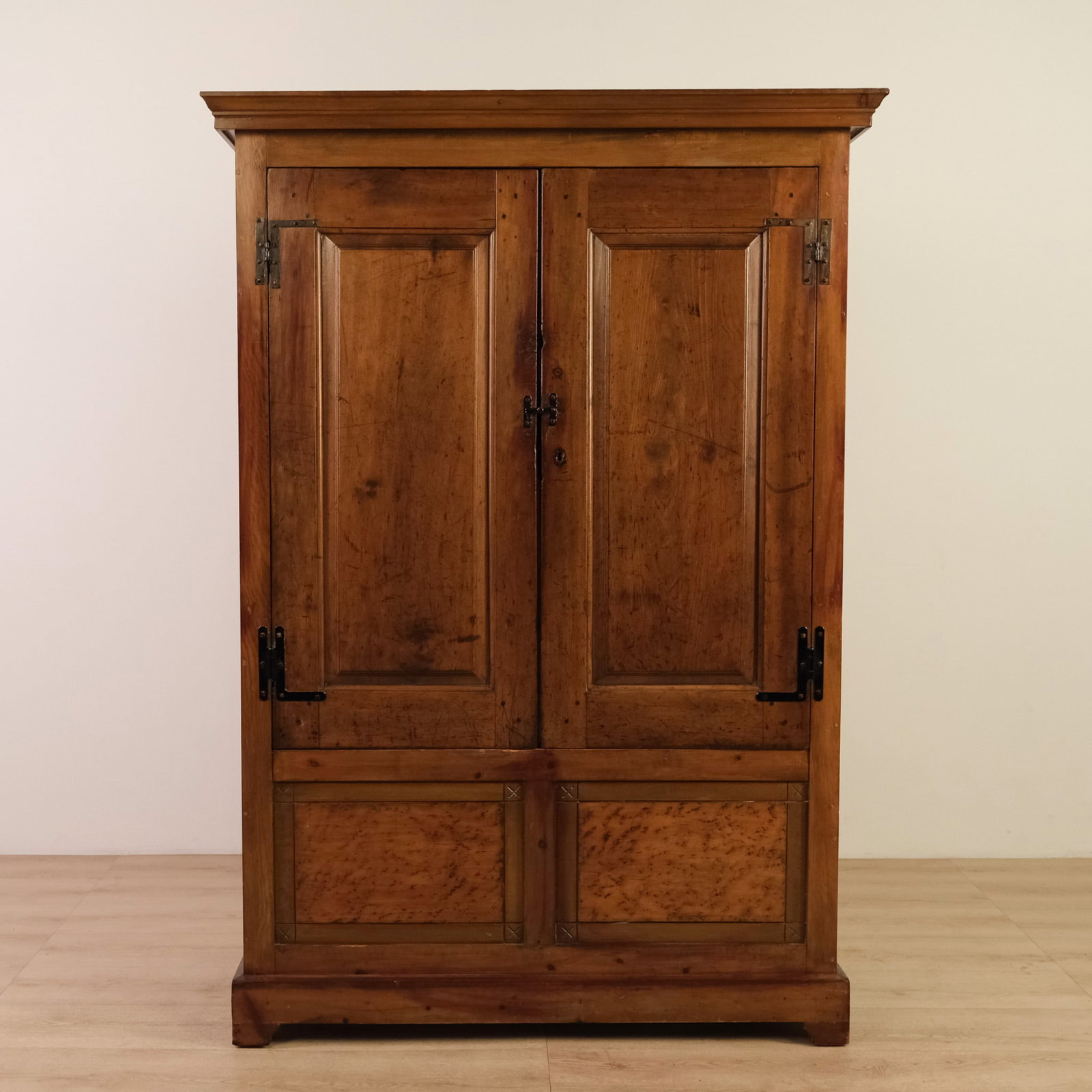 Rustic Country Cupboard (1 of 2)