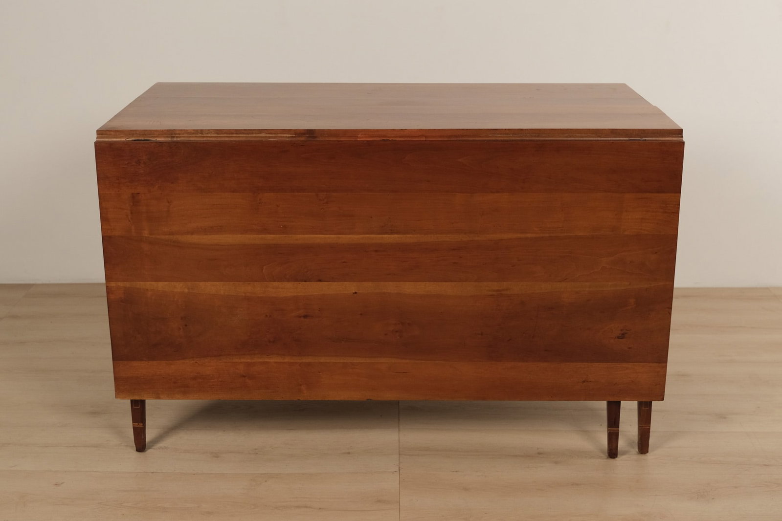 Hepplewhite style cherry drop leaf dining table, c. 18th century - 3