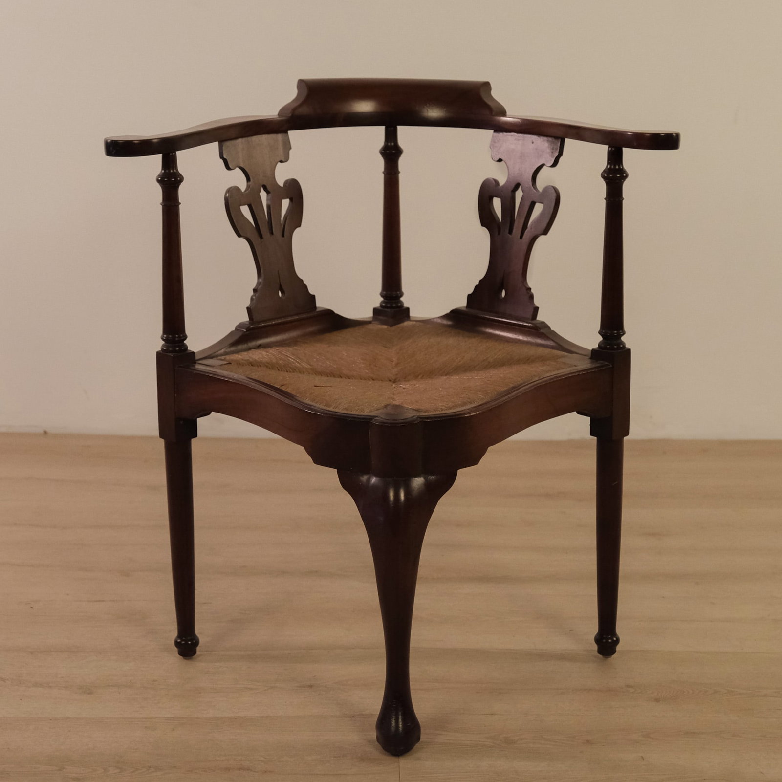 Centennial Queen Anne Style Mahogany Corner Chair (1 of 3)