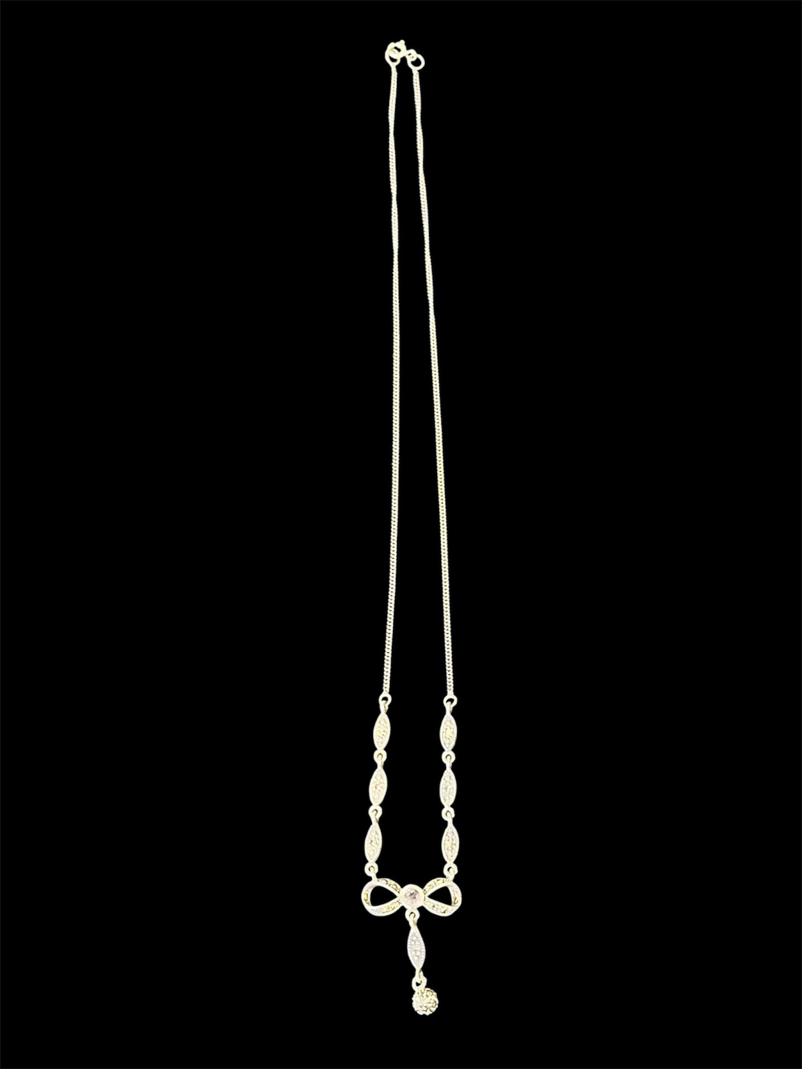 Platinum Bow Necklace w/Bow pendant (1 of 1)