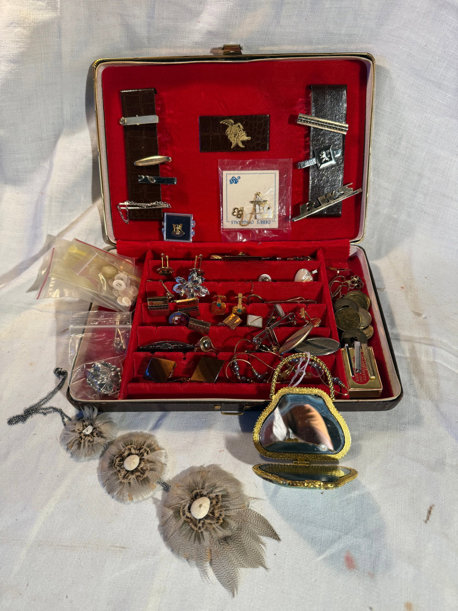 Assorted Jewelry: Includes box. Dimensions: 2in H x 10.5in W x 7in D.