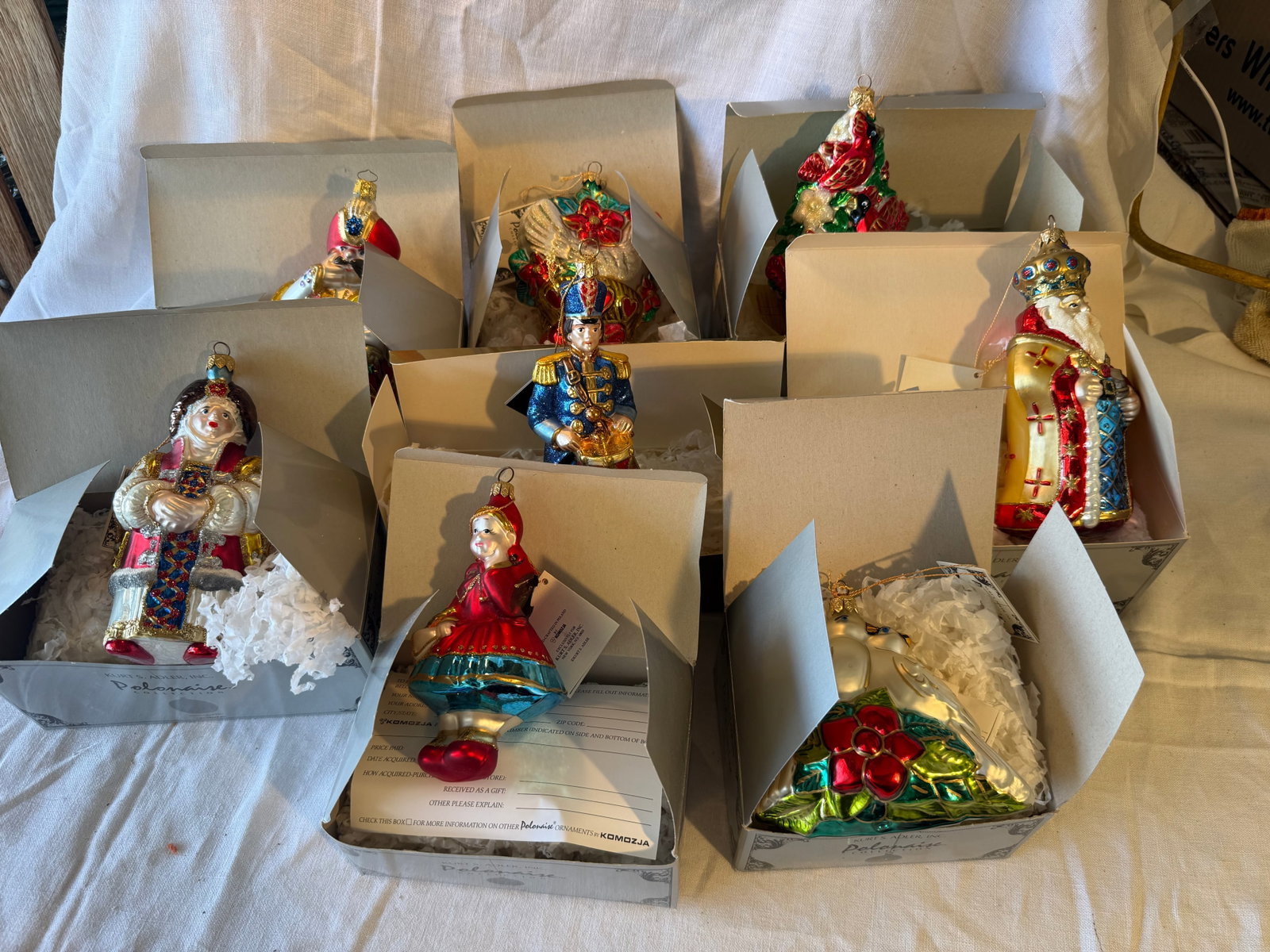 Assorted Polonaise Ornaments: 28 pieces.