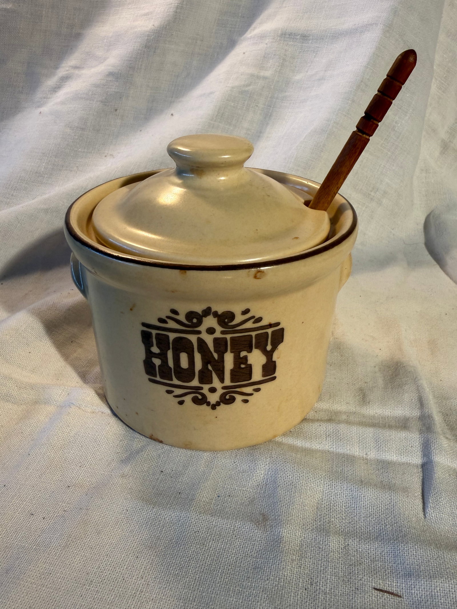 Pfaltzgraff Honey pot and dipper: 1 piece