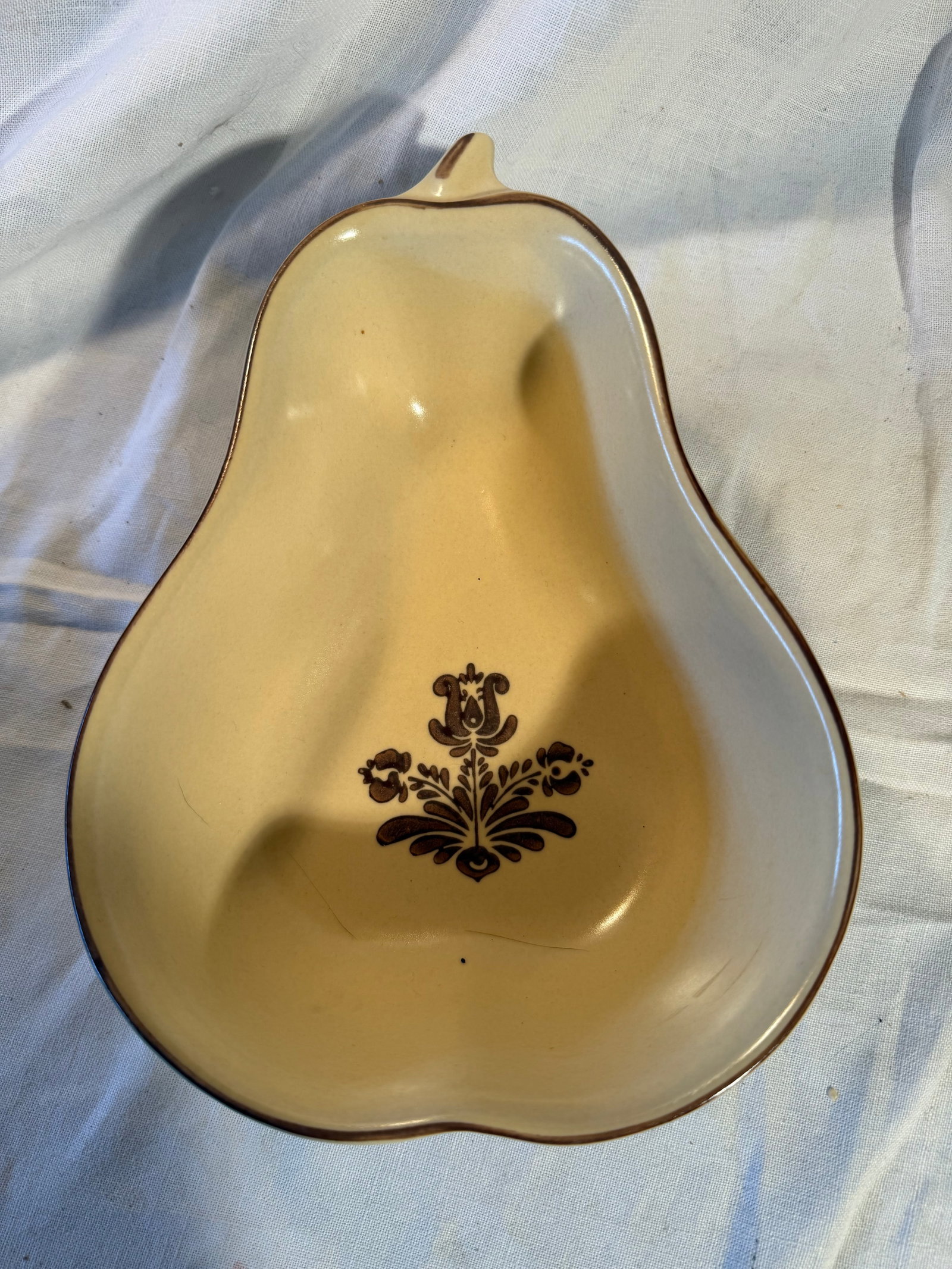 Pfaltzgraff Pear Dish: 1 pieces