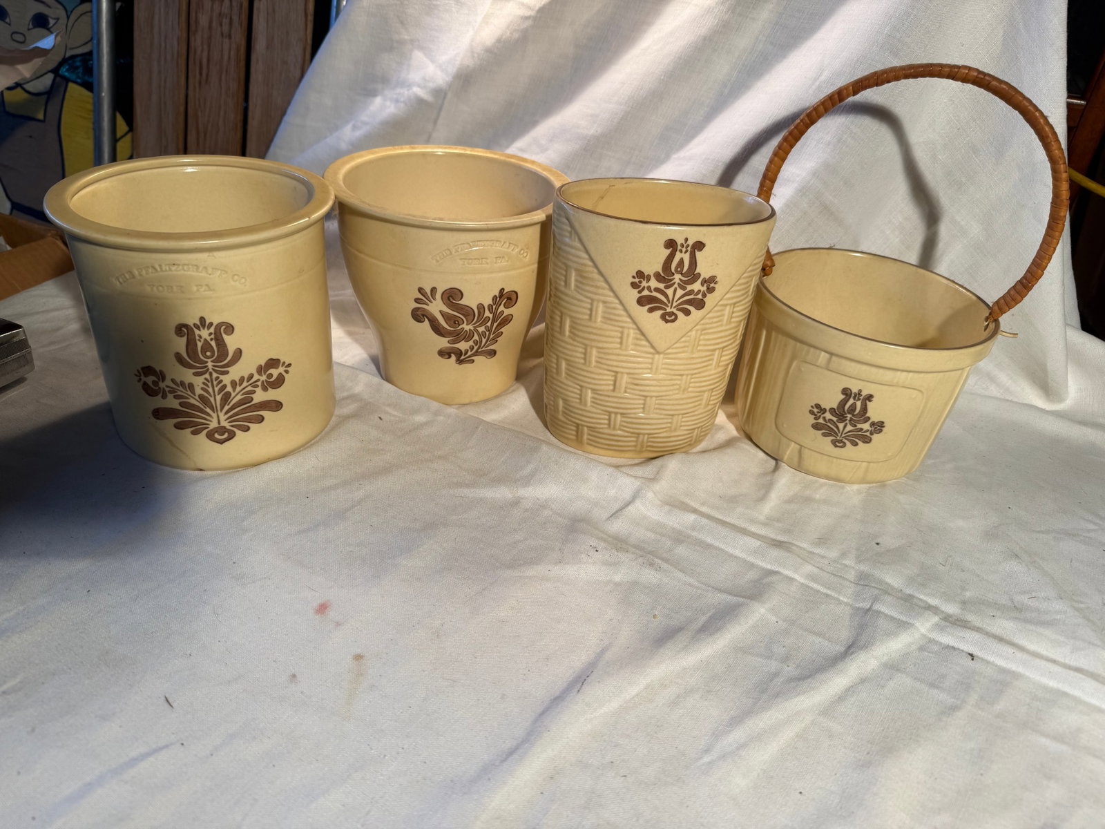 Pfaltzgraff Assorted Pots/ Vases: 4 pieces. Some wear.