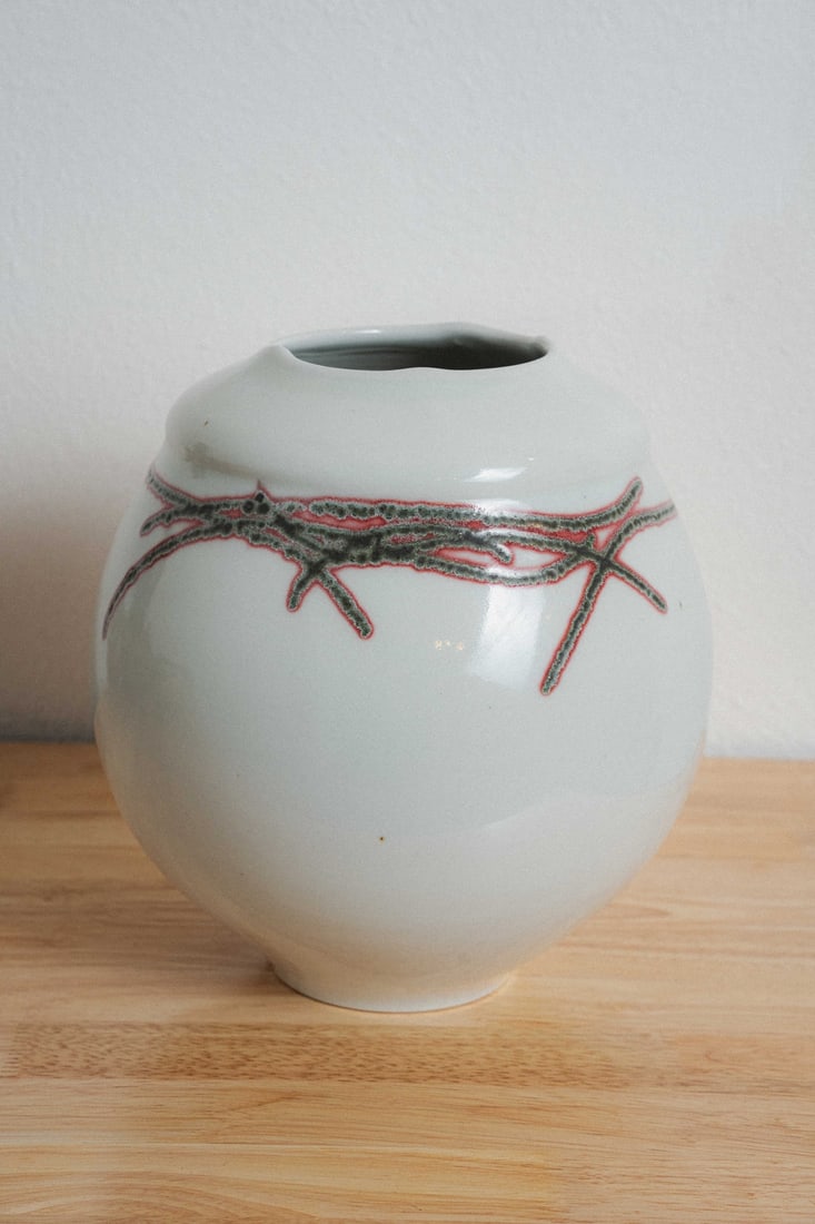 Reid Ozaki (1951 - 2024) Studio PNW Pottery, Large Vessel: Presenting a large vessel by Reid Ozaki (1951–2024), a significant work by one of the Pacific Northwest's most respected and beloved studio potters, whose decades-long practice in the Seattle area