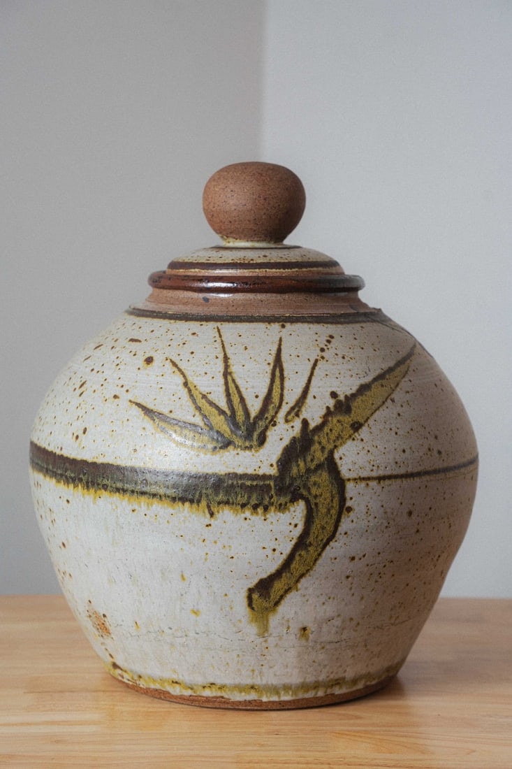 Bill Creitz (b. 1907) Stoneware Jar, PNW Ceramics: Presenting a stoneware jar by Bill Creitz (b. 1907), a distinguished work by a pioneering figure in the Pacific Northwest studio ceramics tradition, whose practice contributed to the rich regional
