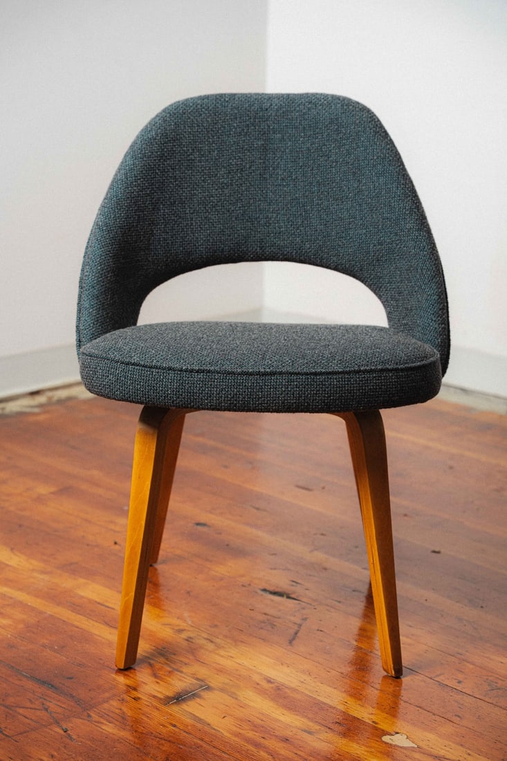 Executive Chair (Armless) by Eero Saarinen for Knoll, Reupholstered (1 of 9)