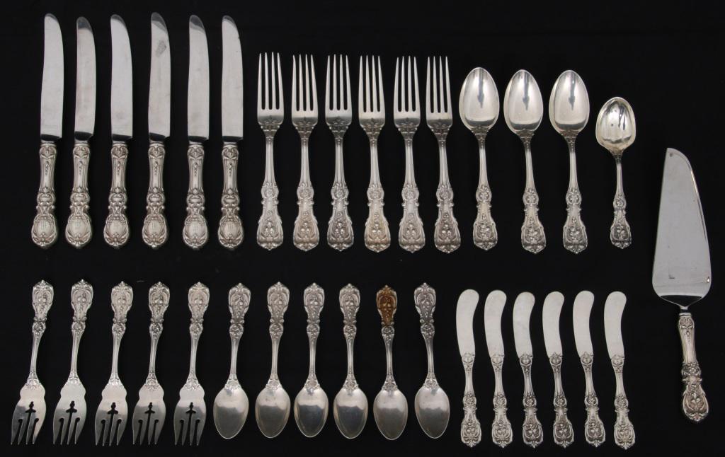 Reed & Barton Francis 1 Flatware Set: Reed & Barton 34-piece Francis I flatware set sterling silver signed with hallmarks and "Sterling" weight excluding knives & serving piece: 41.37 ozt.