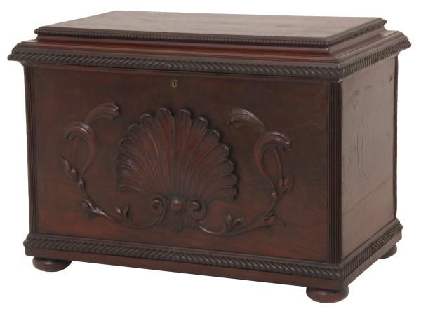 American Chippendale Style Mahogany Blanket Chest (1 of 8)