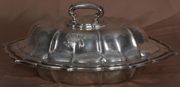 American Sterling Silver Covered Casserole Dish.: American Sterling Silver Covered Casserole Dish.