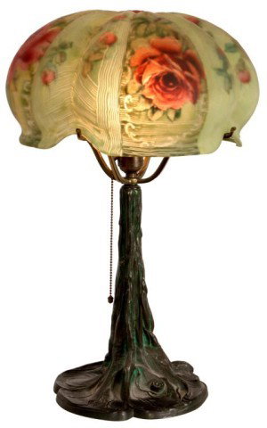 Pairpoint Puffy Red Rose Table Lamp: Pairpoint Puffy Red Rose Table Lamp. 12 in. Puffy Venice shade, reverse painted with large open red roses on the 4 main panels and on the top with scattered smaller roses with leaves and stems on a gr