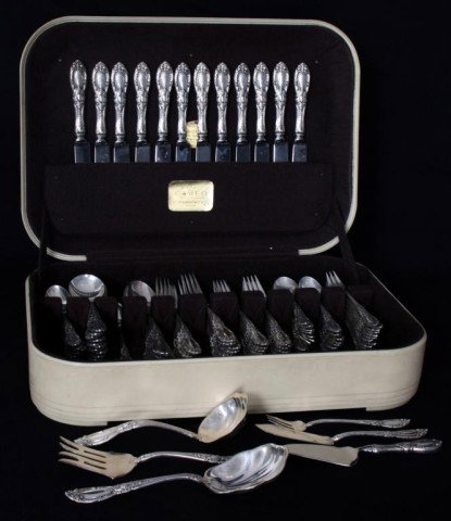 108 Pc. Towle Sterling Set In Case: 108 Pc. Towle Sterling Set In Case. King Richard pattern, includes 12 dinner knives, 24 tea spoons, 12 bullions, 3 tablespoons, 12 dinner forks, 12 salad forks, 12 fish forks, 12 butter, lemon fork, p