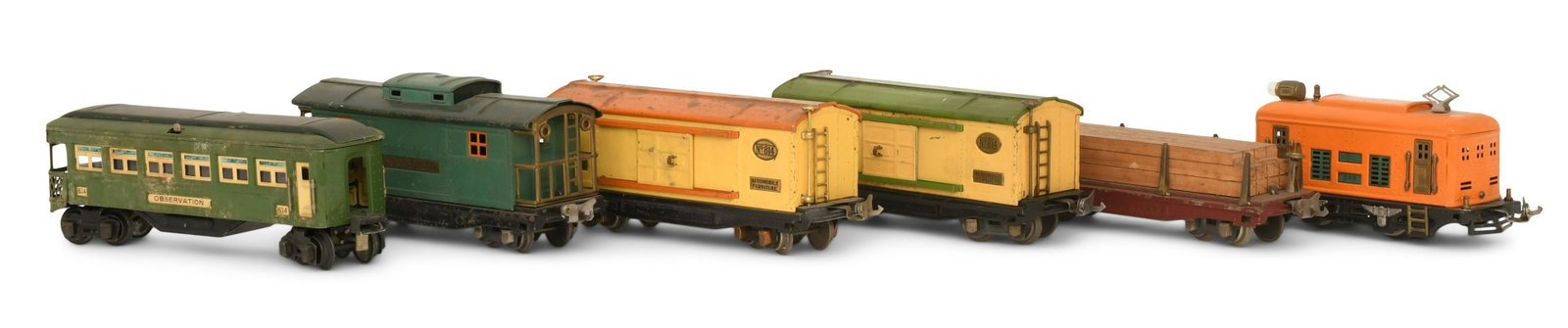 Lionel "O" Gauge Train Engine with Five Train Cars: Lionel "O" Gauge Train Engine with Five Train Cars 20th century the cars comprising a No. 2614 Observation car, No. 817 Caboose car, Lumber car and two No. 814 Automobile/Furniture cars 3 3/
