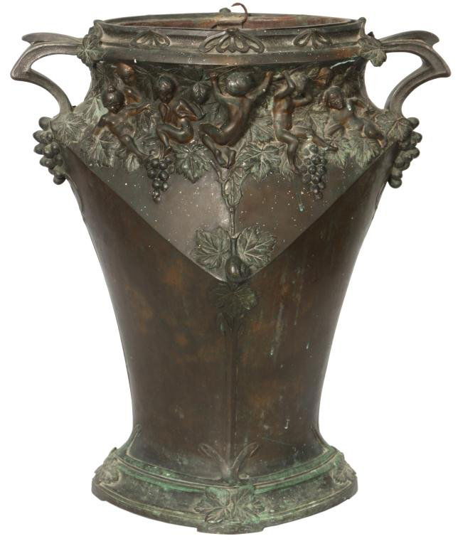 Jules Jouant Bronze Jardinier: Jules Jouant Bronze Jardinier. 19th Century Nouveau style bronze jardenier decorated with grapevines; leaves and clusters around the rim with figural playfull putti hanging from vines; has elegant han