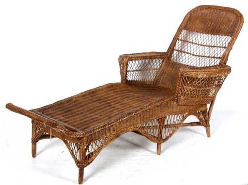 Wicker Chaise Lounge