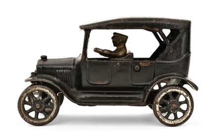 Arcade Mfg. Co. Cast Iron Model T Sedan Toy Car