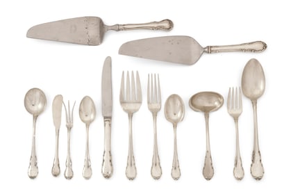 Lunt Sterling Silver "Modern Victorian" Flatware Set, 88 Pieces