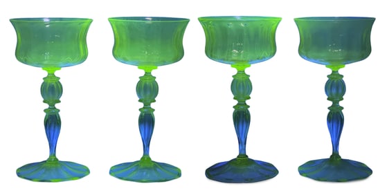 Tiffany Studios, Set of Four Reactive Favrile Glass Champagne Coupes
