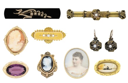 Group of Gold Jewelry