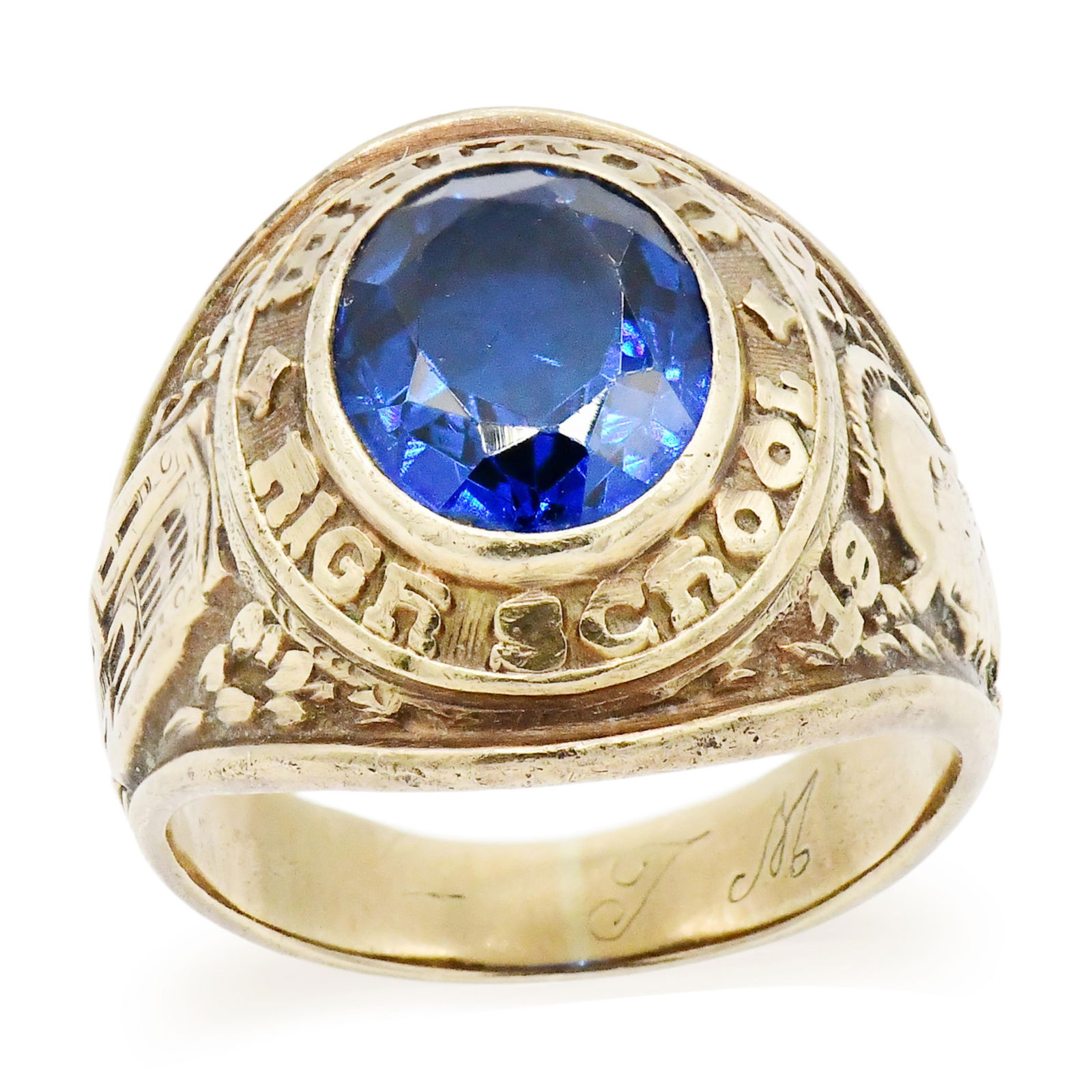 Dieges & Clust 10K Yellow Gold & Blue Spinel Class Ring: Dieges & Clust 10K Yellow Gold & Blue Spinel Class Ring• 5 (ring size)• 4.2 dwt (total weight)Other Notes: Fontaine's Auction Gallery can arrange shipping for this item (USA only).