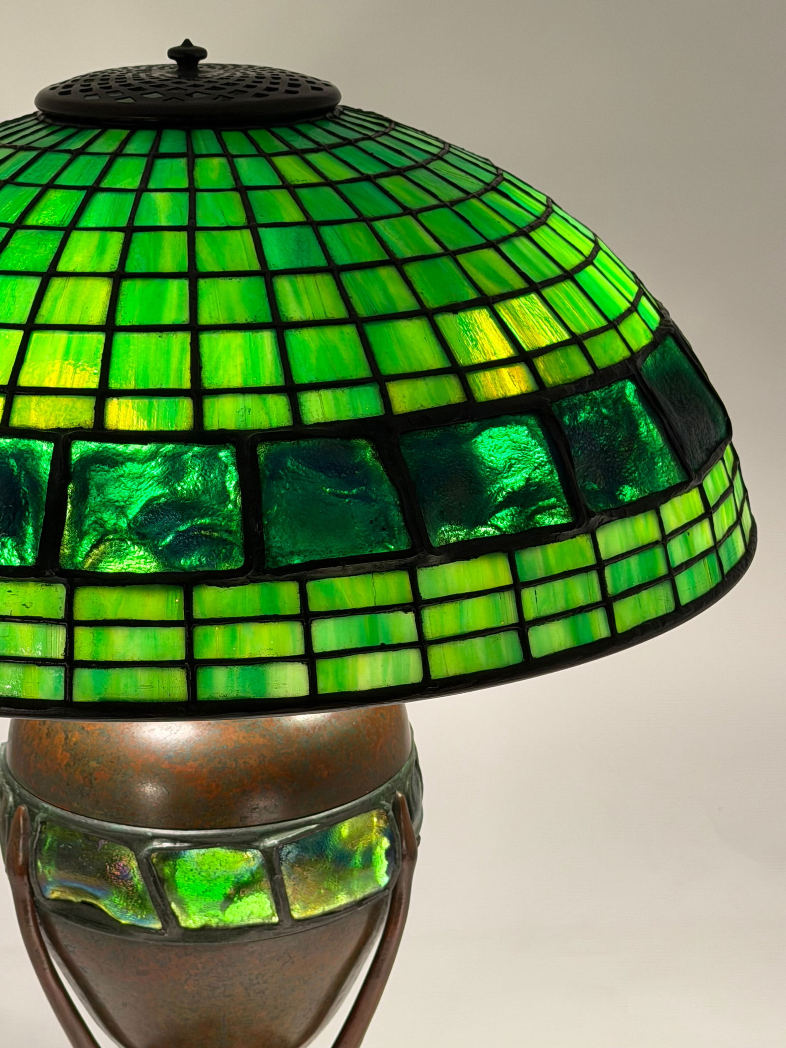 Tiffany Studios 18-Inch "Turtle-Back" Table Lamp - 5