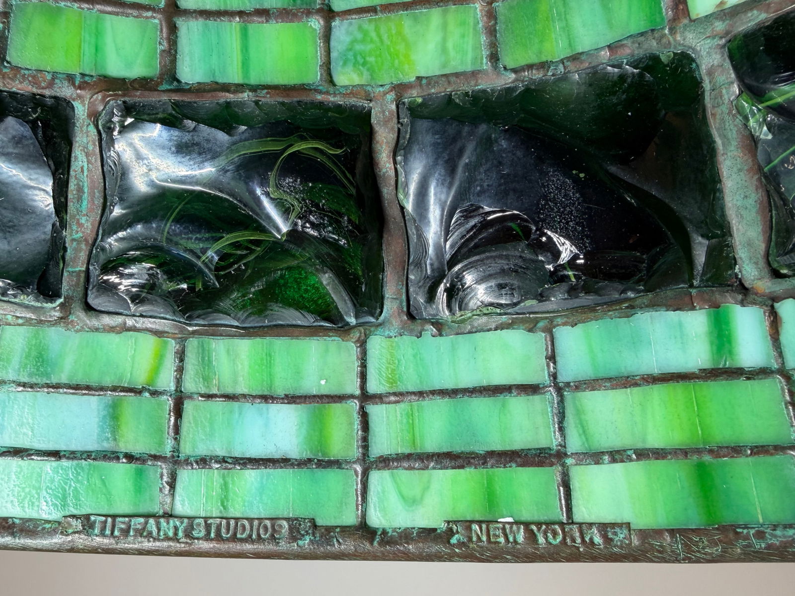 Tiffany Studios 18-Inch "Turtle-Back" Table Lamp - 8