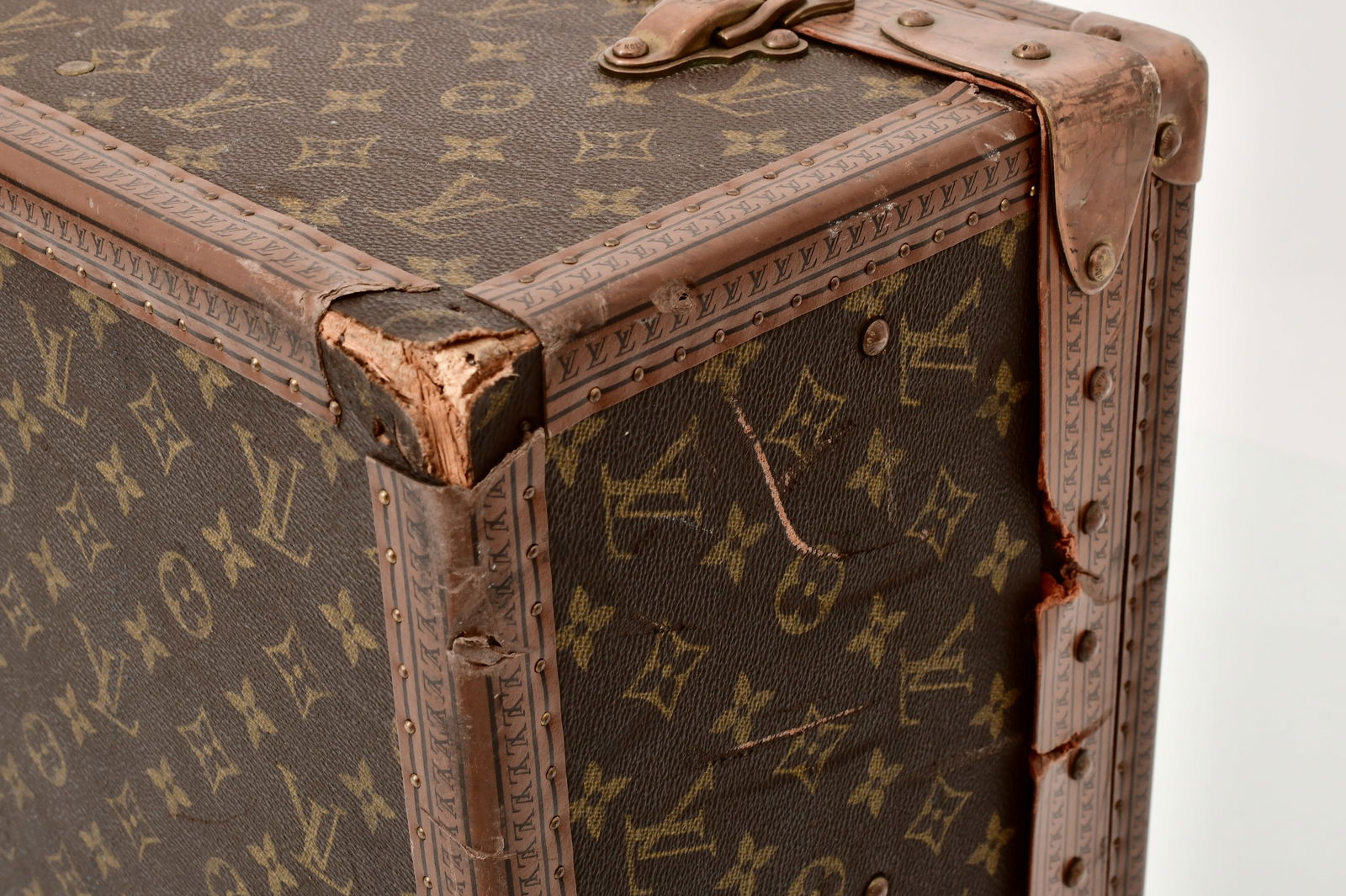 Two Louis Vuitton Monogram Suitcases - 5