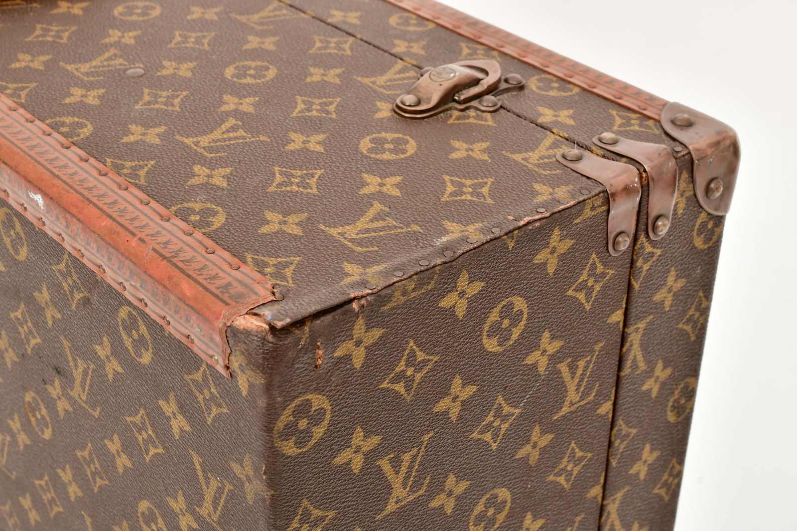 Two Louis Vuitton Monogram Suitcases - 9