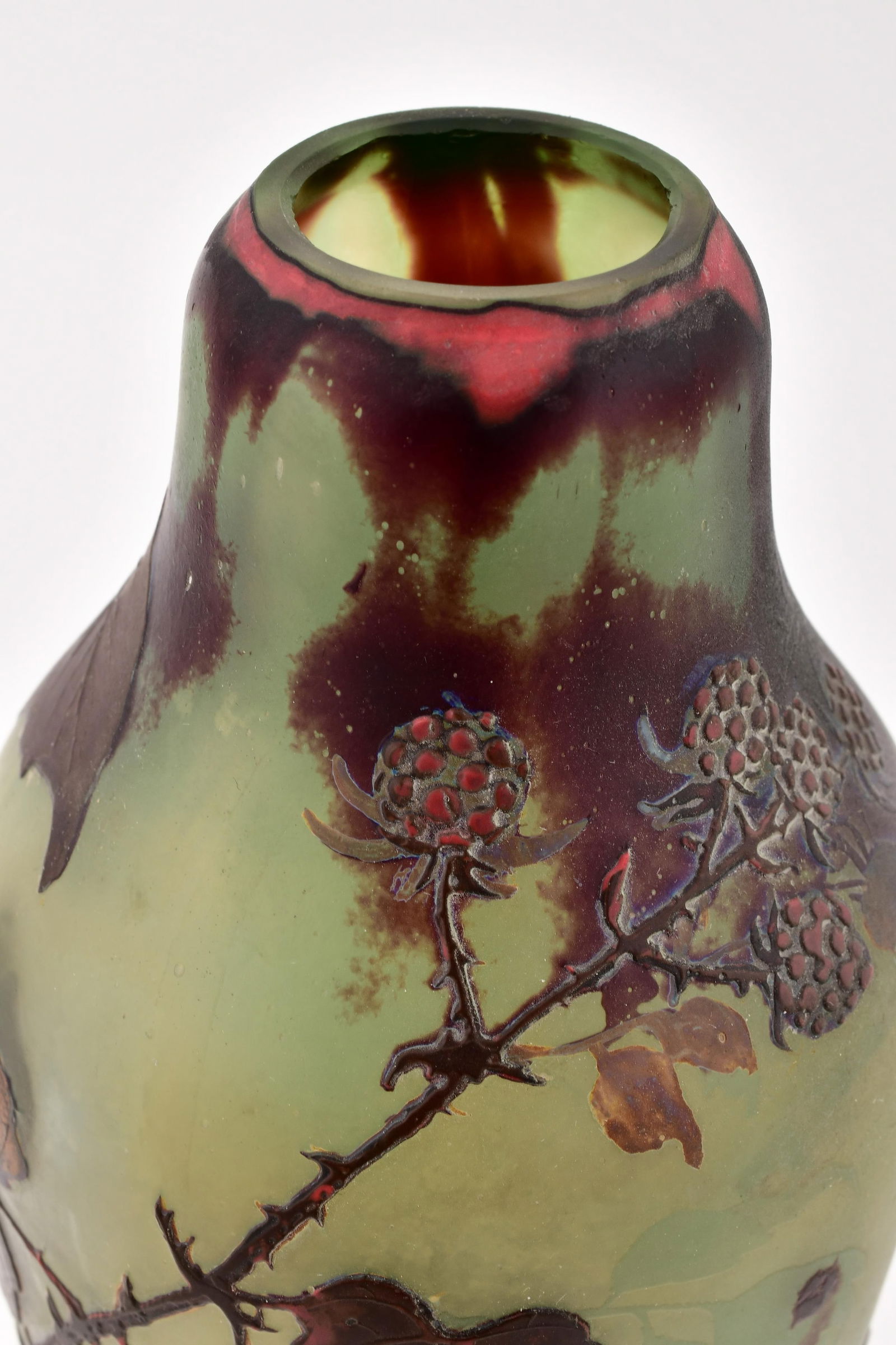 Muller Frères "Raspberry" Vase - 4