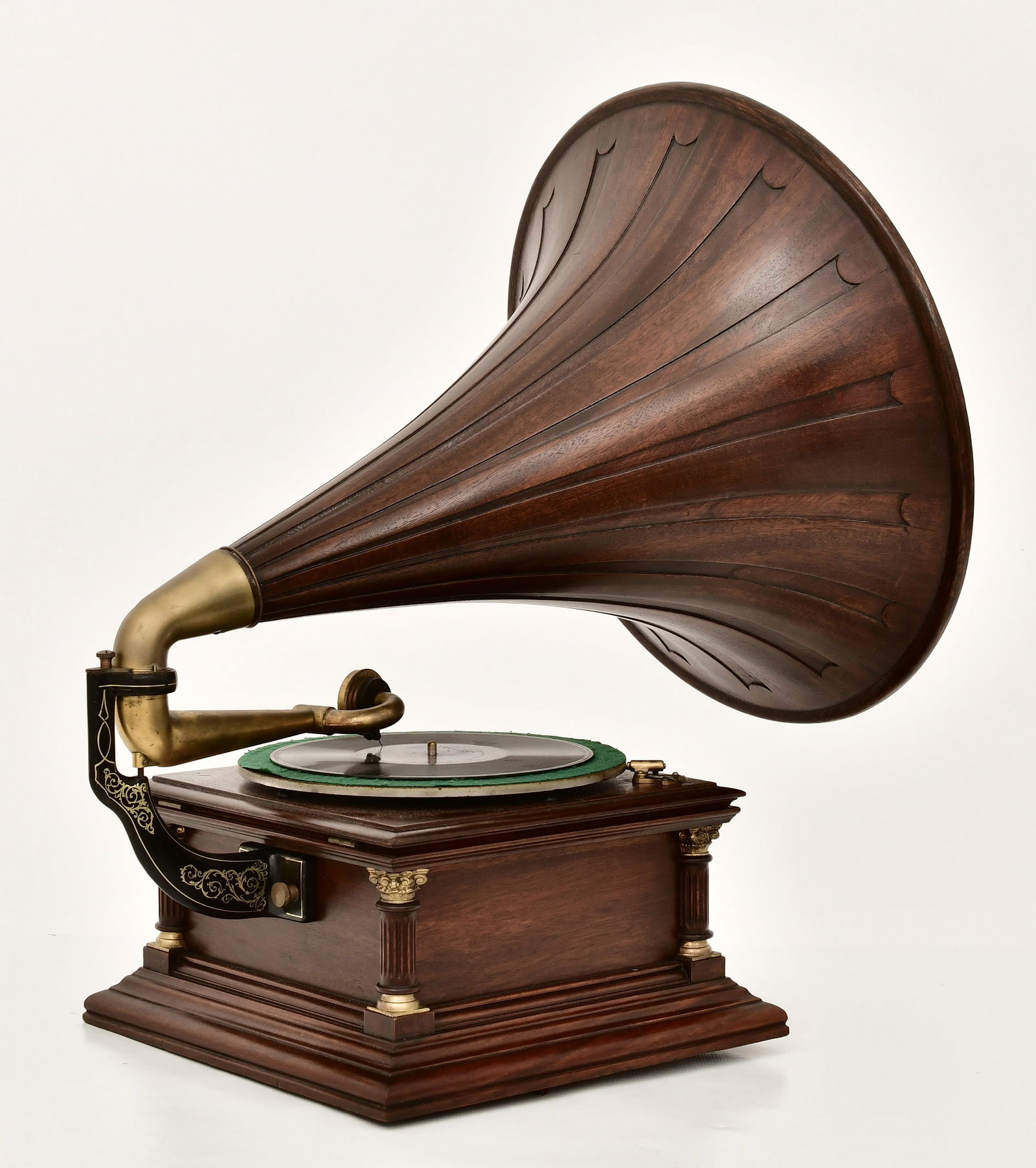 Victor Talking Machine Co. Type 6 Phonograph - 7