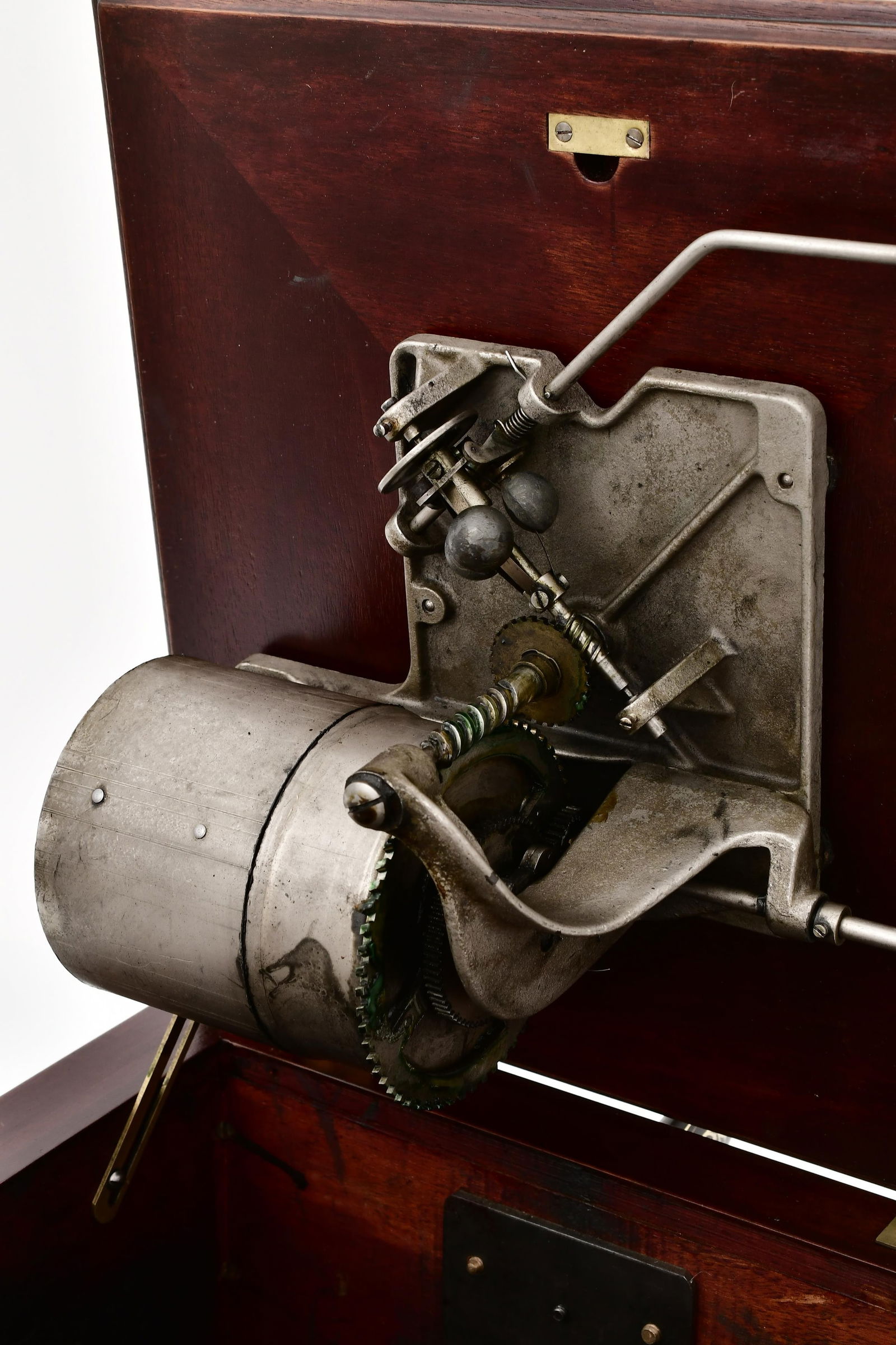 Victor Talking Machine Co. Type 6 Phonograph - 8