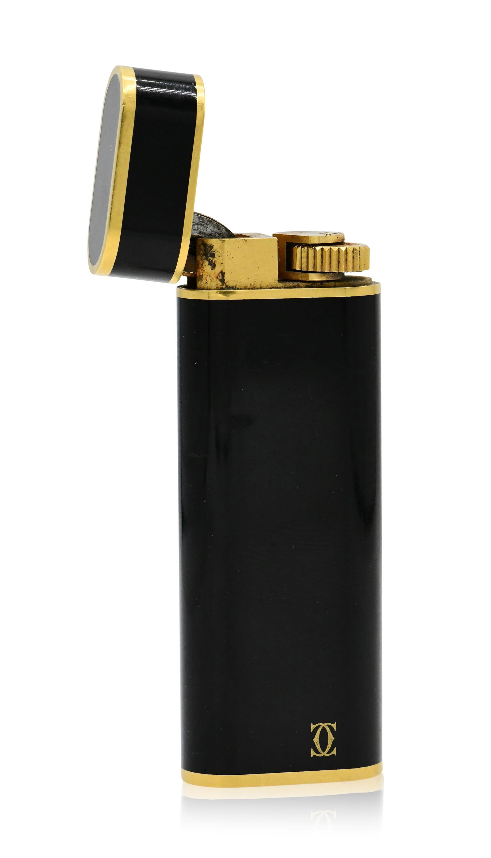 Cartier Must de Cartier Black Lacquer & Gold Plated Lighter: Cartier Must de Cartier Black Lacquer & Gold Plated Lighter• 2 3/4 x 1 x 1/2 inches• 73.2 grams (total weight)Other Notes: Fontaine's Auction Gallery can arrange shipping for this item (US