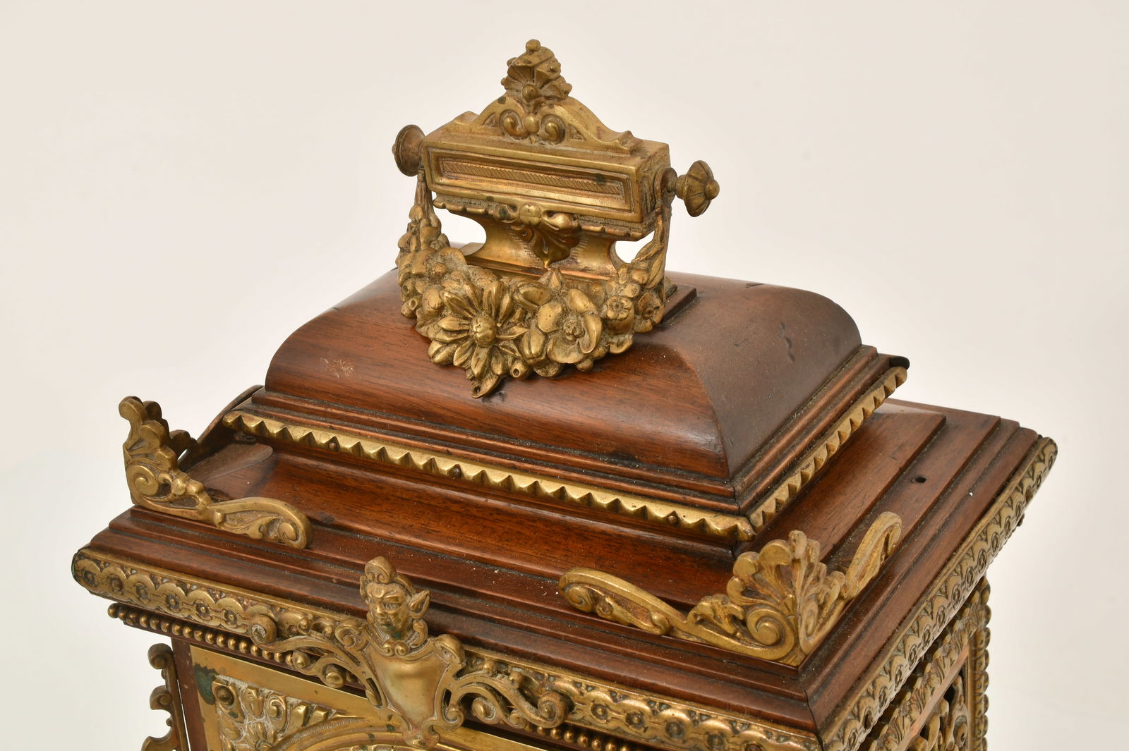 French Brass-Mounted Oak Bracket Clock - 4