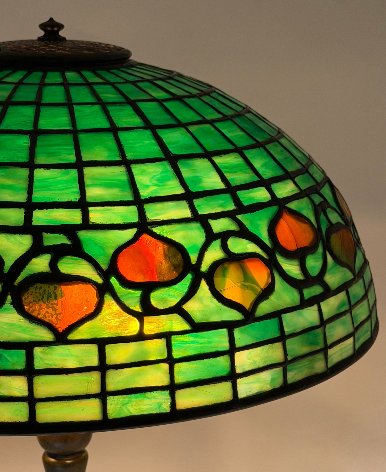Tiffany Studios "Vine Border" Table Lamp - 3