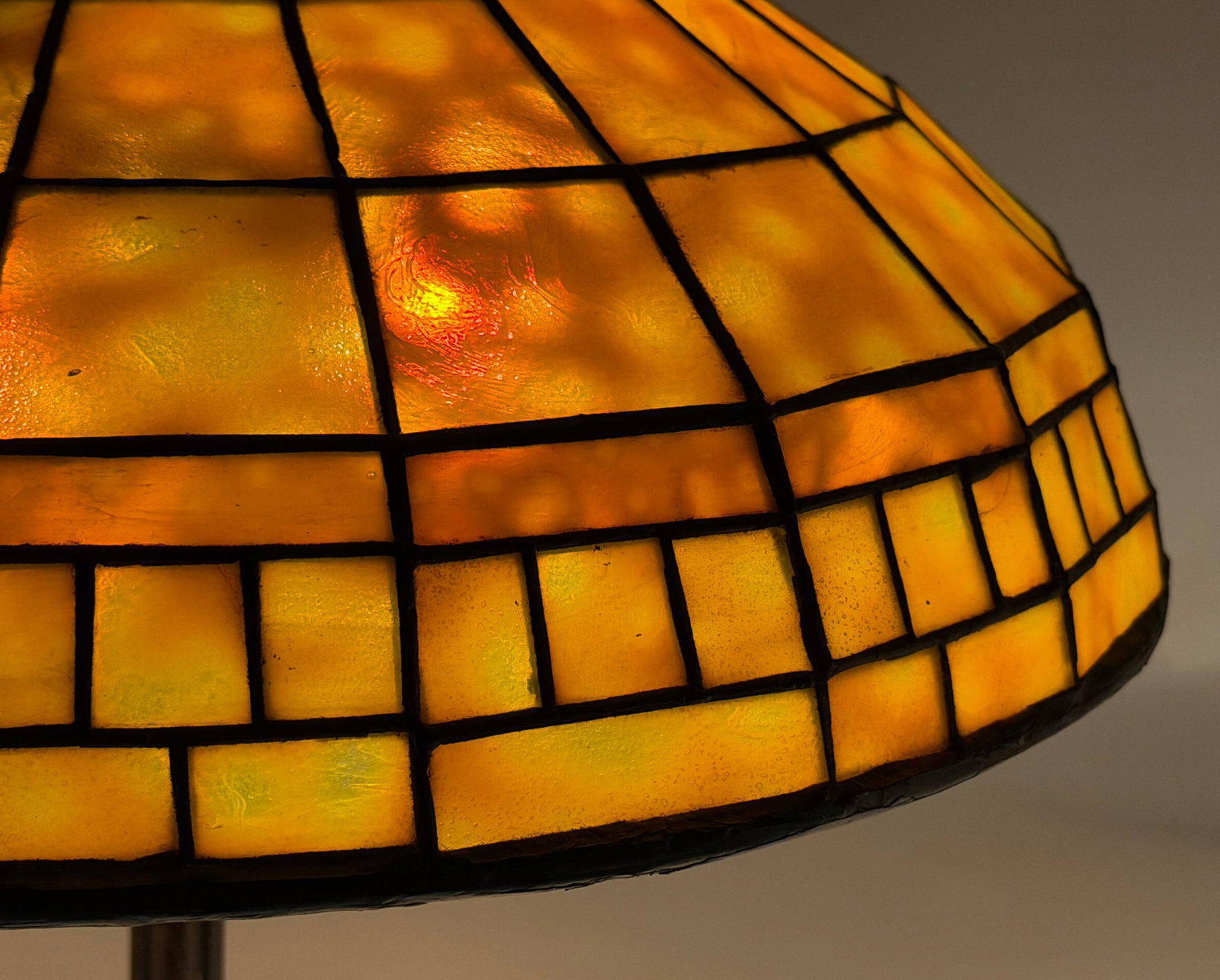 Tiffany Studios Dichroic "Colonial" Table Lamp - 3