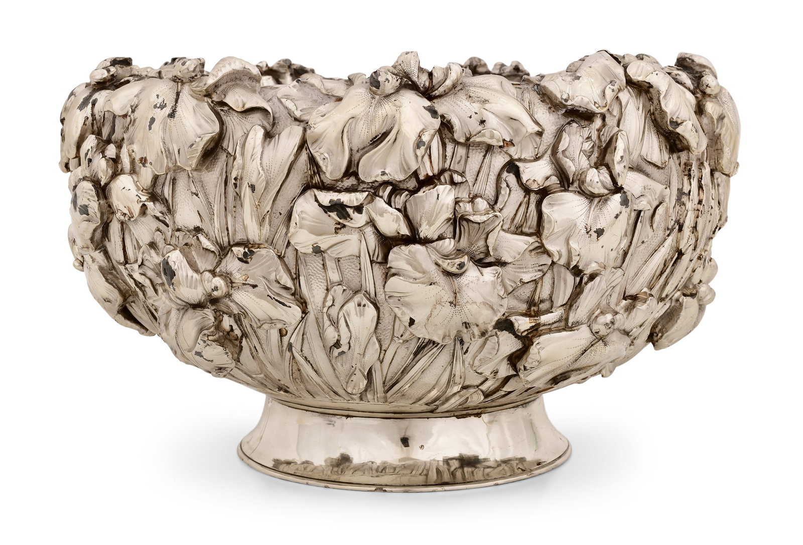 A Fine Japanese Sterling Silver "Iris" Bowl: A Fine Japanese Sterling Silver "Iris" Bowl marked to the underside 8 1/4 x 13 1/2 inches 82.91 troy ounces Provenance: Private Collection, Midwest