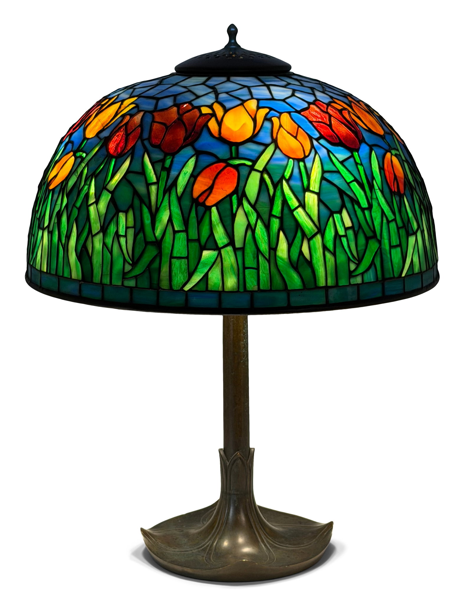 Bigelow, Kennard & Co. "Tulip" Table Lamp: Bigelow, Kennard & Co. "Tulip" Table Lamp early 20th century leaded glass, patinated bronze shade signed "Bigelow, Kennard & Co., Boston" 22 in. high, 16 1/2 in. diameter (shade) Provenance: Property 