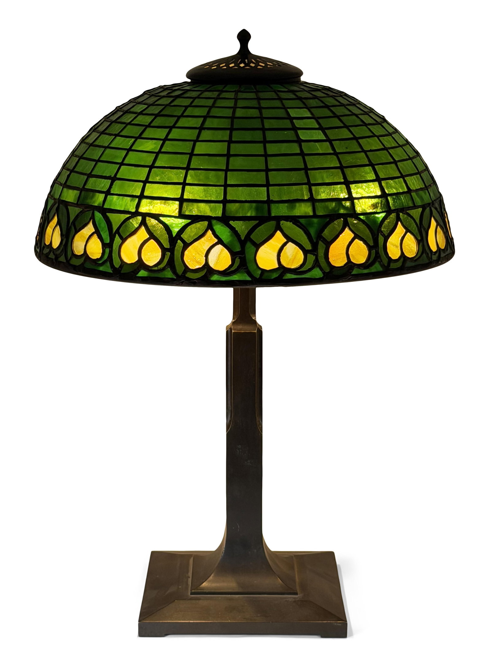 Bigelow, Kennard & Co. "Lemon" Table Lamp: Bigelow, Kennard & Co. "Lemon" Table Lamp early 20th century leaded glass, patinated bronze shade signed "Bigelow, Kennard & Co., Boston" 23 x 16 inches Provenance: Property from an Important Northeas