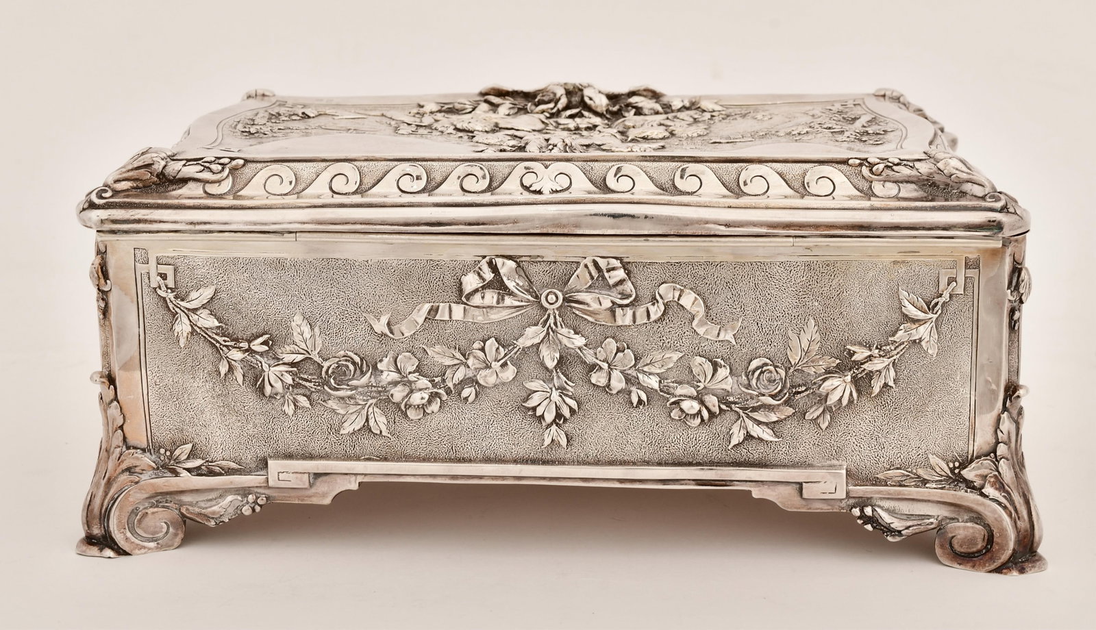 Continental Sterling Silver Repousse Box - 4