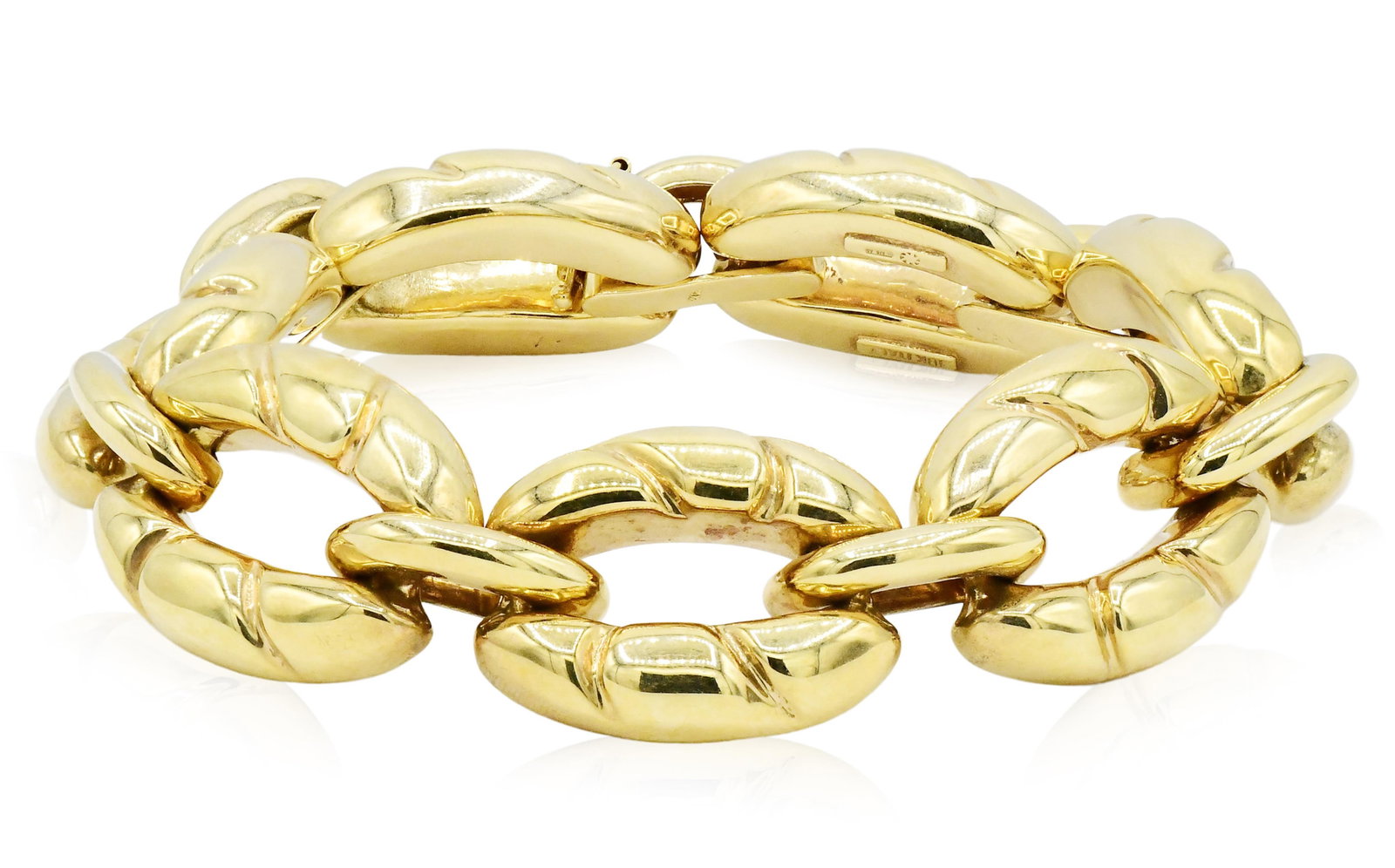 18K Yellow Gold Italian Link Bracelet: 18K Yellow Gold Italian Link Bracelet • 8 1/4 inches (length) • 25.5 dwt (total weight) Provenance: Private Collection, Connecticut Other Notes: Fontaine's Auction Gallery can arrange ship