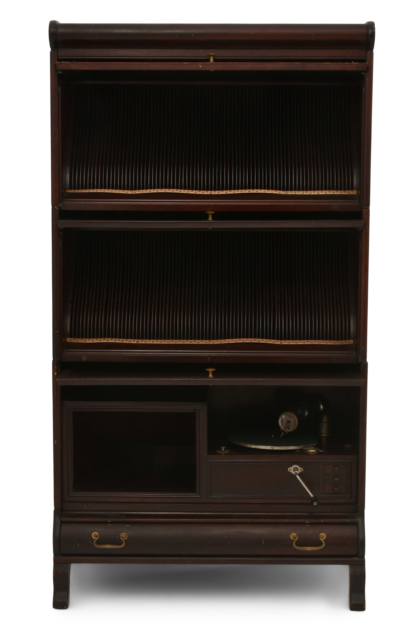 Crescent Talking Machine Co. Sectional Victrola (1 of 9)
